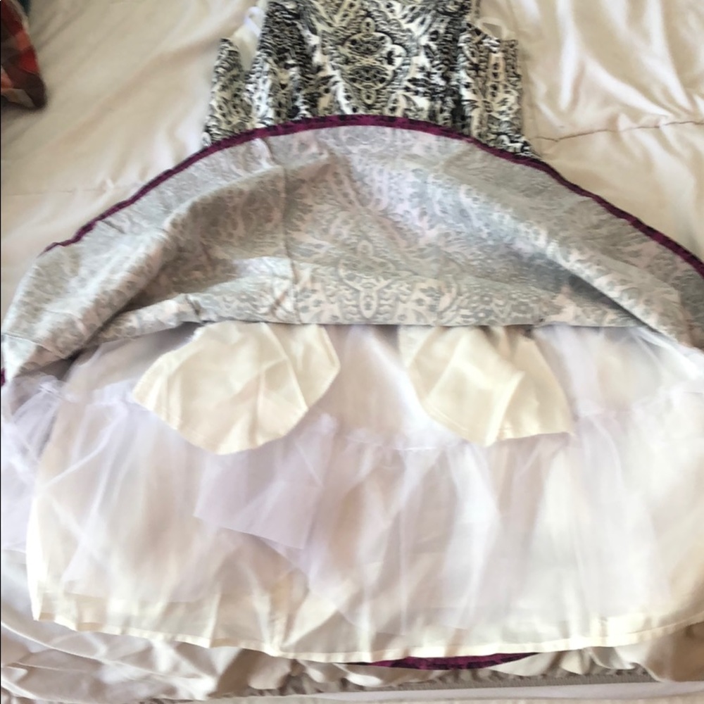 Dress - Picture 3 of 3